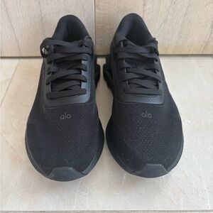 ALO Yoga women’s Black Sneakers